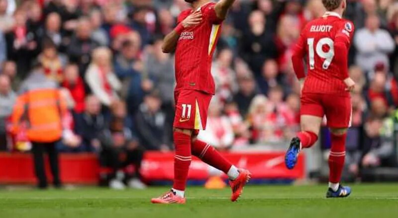 ليفربول يقترب من تجديد عقد محمد صلاح في خطوة غير تقليدية وقرار جريء