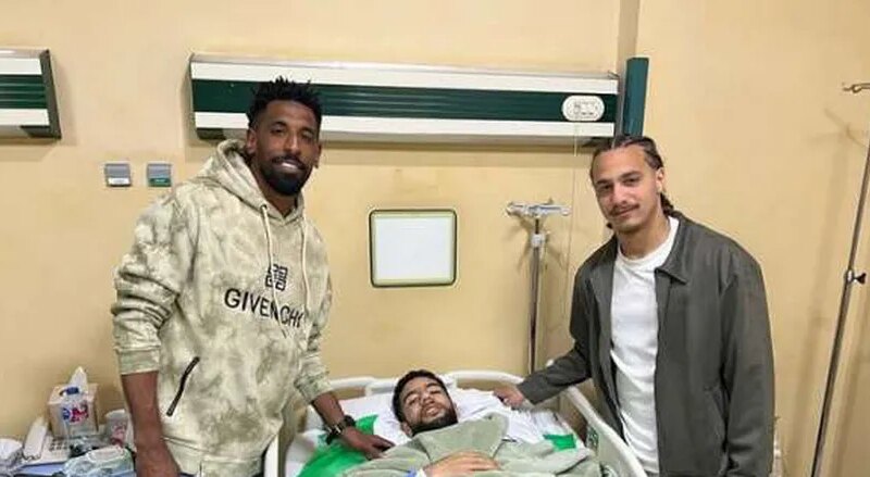ياسين الملاح يقوم بزيارة قندوسي بعد خضوعه لعملية جراحية