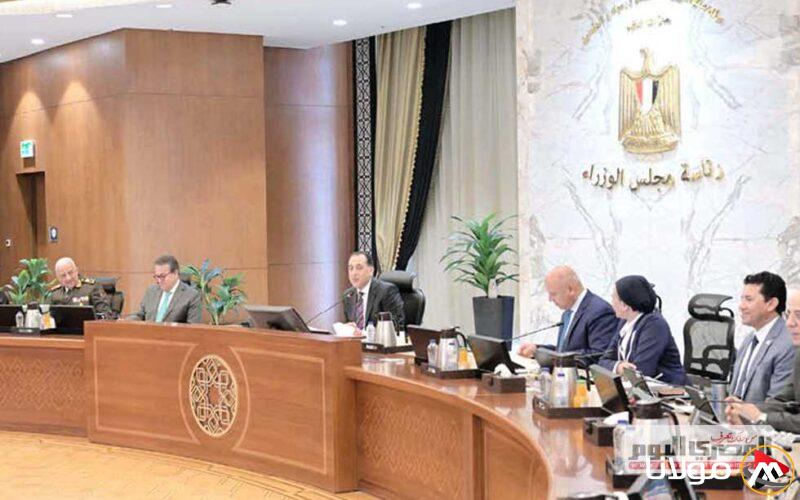 اقتصاديون: يحتاج إلى تنظيم الاقتراض الخارجي ونفقات الدولة