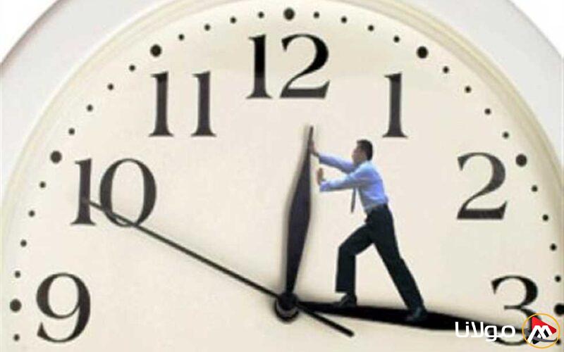 بشكل رسمي: مواعيد الصلاة المعدلة بعد بدء التوقيت الصيفي 2025 (قدم ساعتك بـ60 دقيقة)