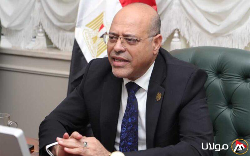 وزير العمل يكشف عن طرح 62 فرصة عمل كـ«سائق حافلة» في إحدى دول الخليج