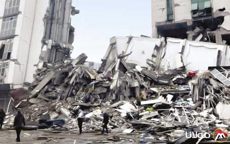 زلزال بقوة 6.2 يضرب إسطنبول ويجبر السكان على الفرار من منازلهم في حالة من الخوف (فيديو)