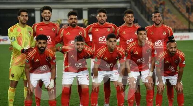 نادي فالنسيا الإسباني يستعلم عن ضم نجم الأهلي