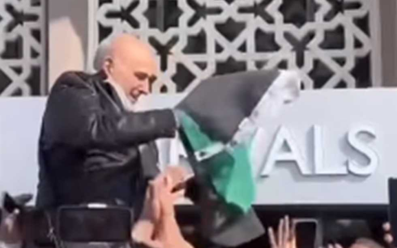 “رجل غائب عن وطنه لمدة 14 عاماً” .. جمال سليمان يتحدث عن أول زيارة له إلى سوريا (فيديو)