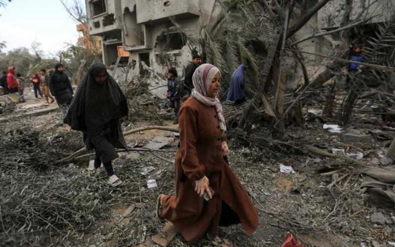 ماكرون يطالب الرئيس الفلسطيني ب”استبعاد حماس” من الساحة السياسية وإجراء إصلاحات في السلطة.