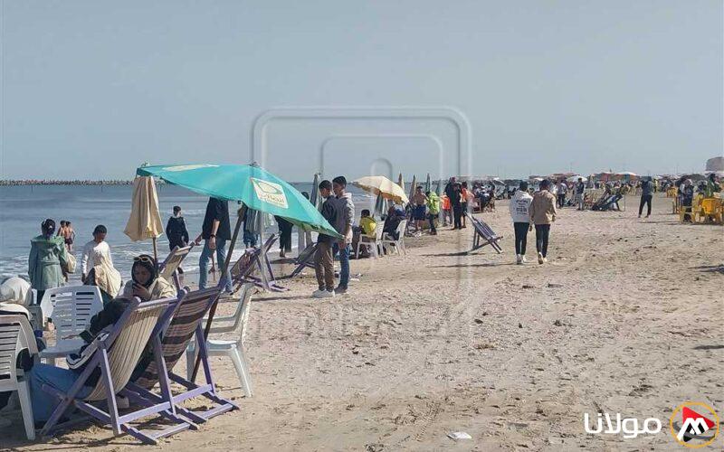 «مظلة بـ200 جنيه».. حل أزمة مستأجري كافيتريات رأس البر (التفاصيل)