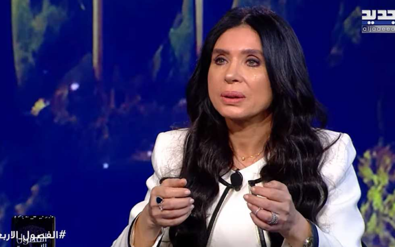 دينا تلتقي بأختها المنتقبة للمرة الأولى على الهواء.. ماذا جرى؟ (فيديو)