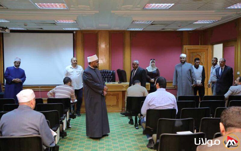أمين “البحوث الإسلامية” يزور امتحانات المتقدمين لعضوية لجنة مراجعة المصحف.