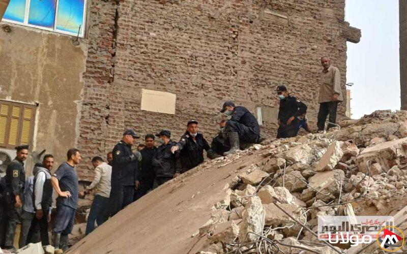 استخراج جثة امرأة وطفلة والبحث عن سبعة مفقودين جراء انهيار منزل في أسيوط