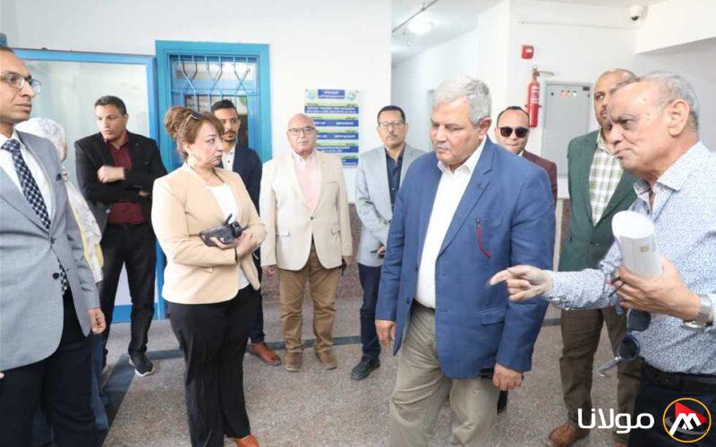 رئيس الشركة القابضة لمياه الشرب يقوم بجولة في محطة الهلالي لمراقبة مستوى الخدمة في أسيوط