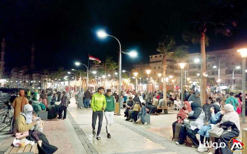 «عاد الربيع مرة أخرى وأشعت أنوار البدر»