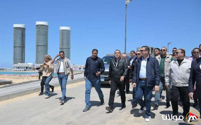 رئيس الوزراء أثناء زيارته «الحي اللاتيني» في العلمين الجديدة: ممرات للدراجات والمشاة وملعب بالحي اللاتيني