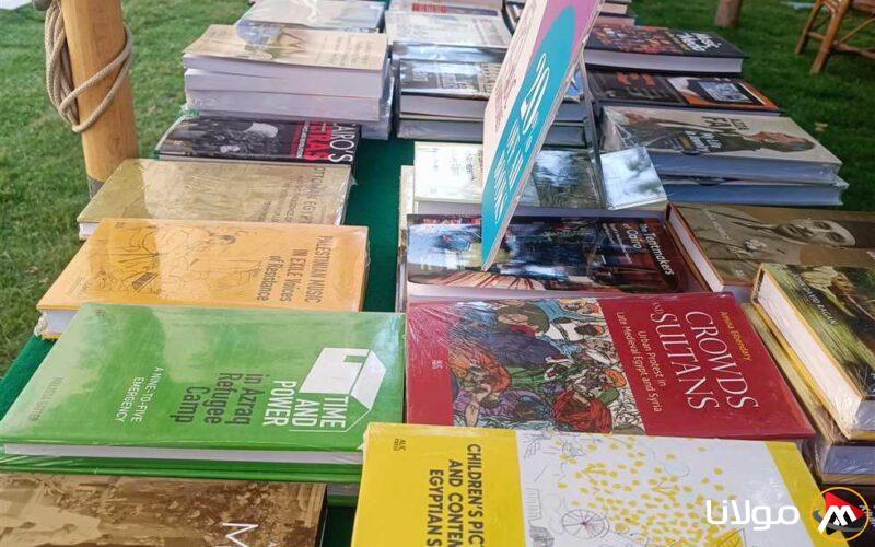 إقبال كبير على الكتب في مهرجان الجامعة الأمريكية بأسعار تتراوح بين 150 و2500 جنيه.