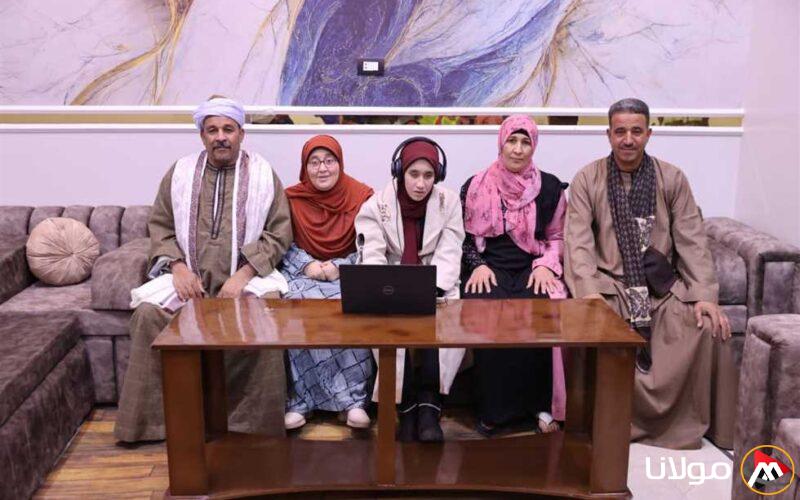 وزارة الاتصالات تُهدي طالبة في أسيوط جهاز حاسوب محمول ومنحة للتدريب