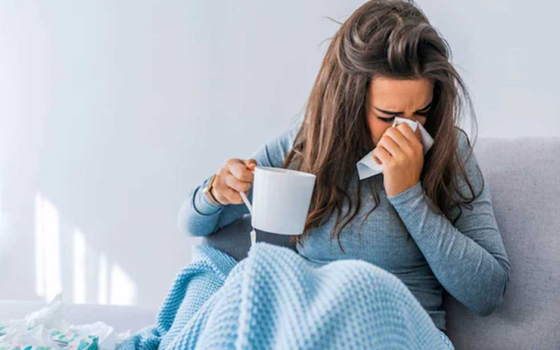 بعد زيادة سعره إلى 100 جنيه للكيلو.. ما هي الخيارات المتاحة بديلاً عن الليمون عند الإصابة بنزلات البرد؟