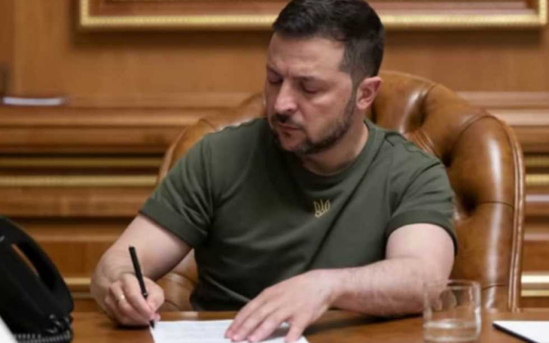 الرئيس الأوكراني يؤجل الانتخابات بشكل غير مباشر لمدة 90 يوماً
