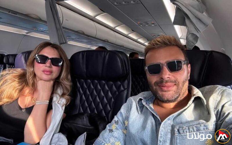 رامي صبري وزوجته يظهرا علنًا في ‘طائرة جدة’ بعد وفاة حماته يوم السبت