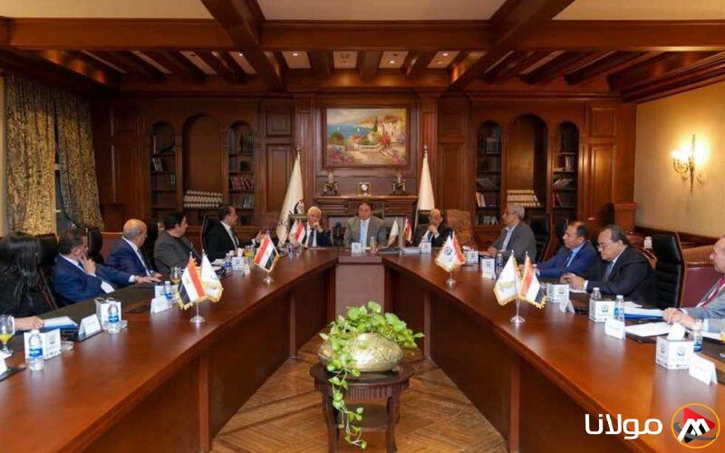 أمانة الدفاع والأمن القومي في الجبهة الوطنية تبحث موضوع البطالة والهجرة من الدول المجاورة.