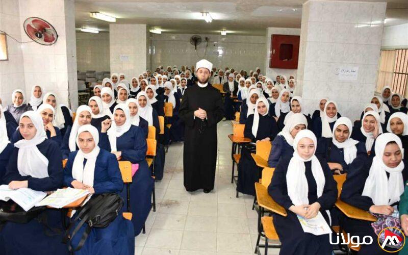 «الأوقاف»: جلسات تعليمية منتظمة للواعظات في معهد التمريض لتعزيز دعم الطالبات وتعزيز القيم الأخلاقية ومهنية العمل.