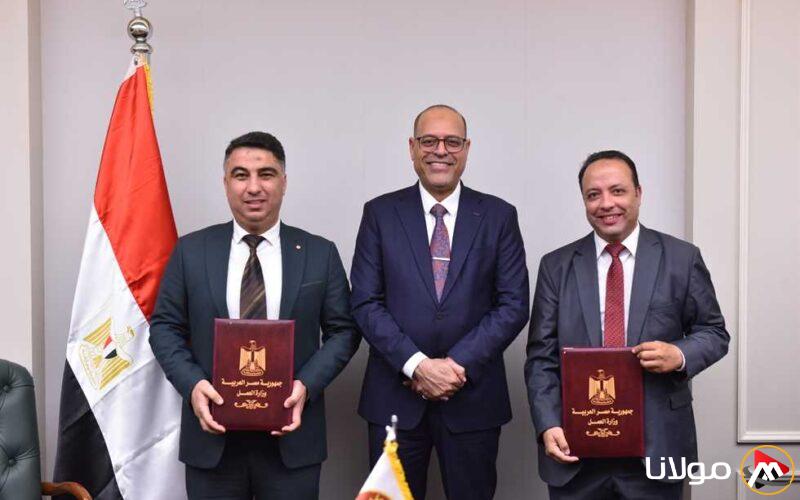 وزير العمل يبرم اتفاقية تعاون مع شركة توظيف من إيطاليا (تفاصيل)