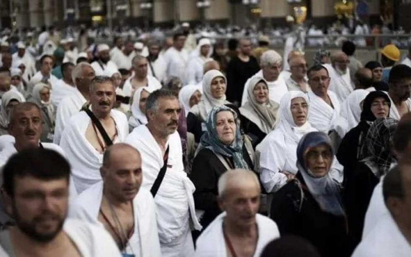 تأشيرات مرفوضة: ‘فخ الاحتيال’ يؤخر أداء المناسك لمئات المعتمرين ‘قبل صعود الطائرة’