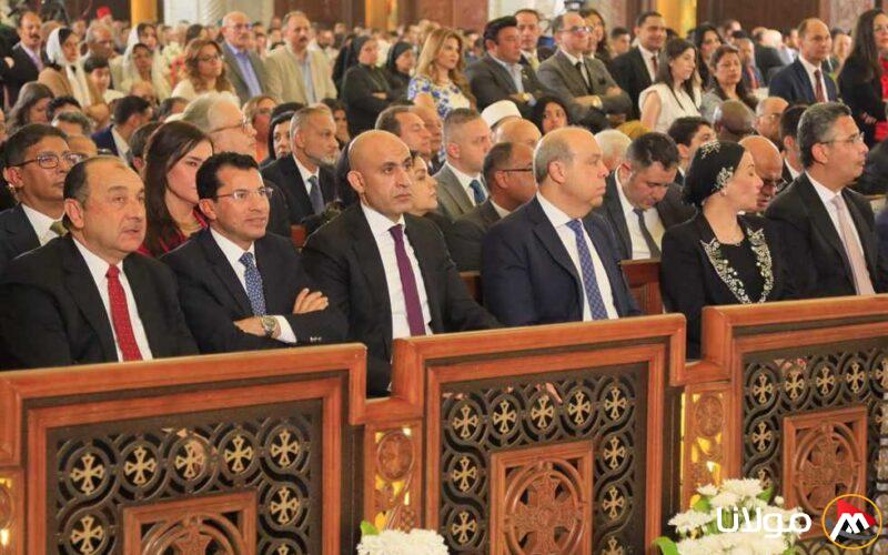 وزير التعليم يحضر قداس عيد القيامة المجيد في الكاتدرائية المرقسية بالعباسية