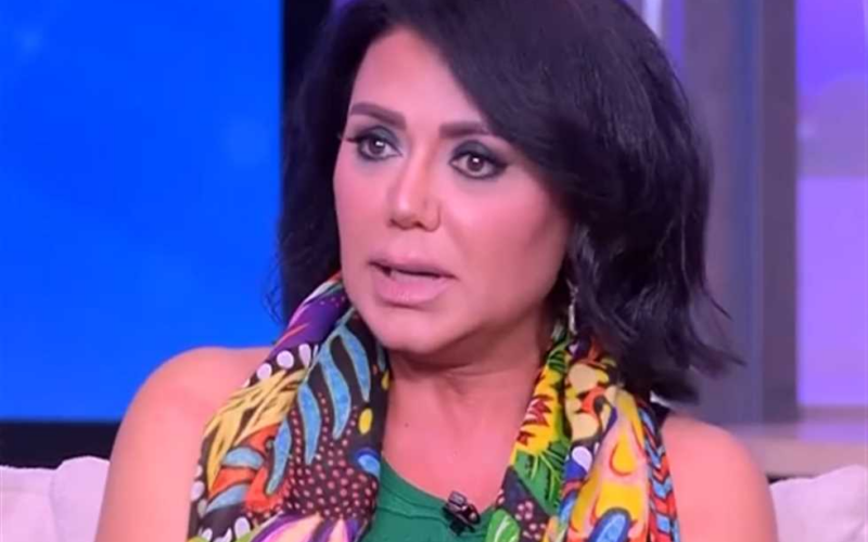 رانيا يوسف: “كنت أهرب من المدرسة للذهاب إلى الديسكو، ووالدتي كانت تعلم بذلك” (فيديو)