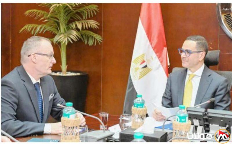مصر والتشيك تشددان على إنشاء مجلس أعمال مشترك وتعزيزه.