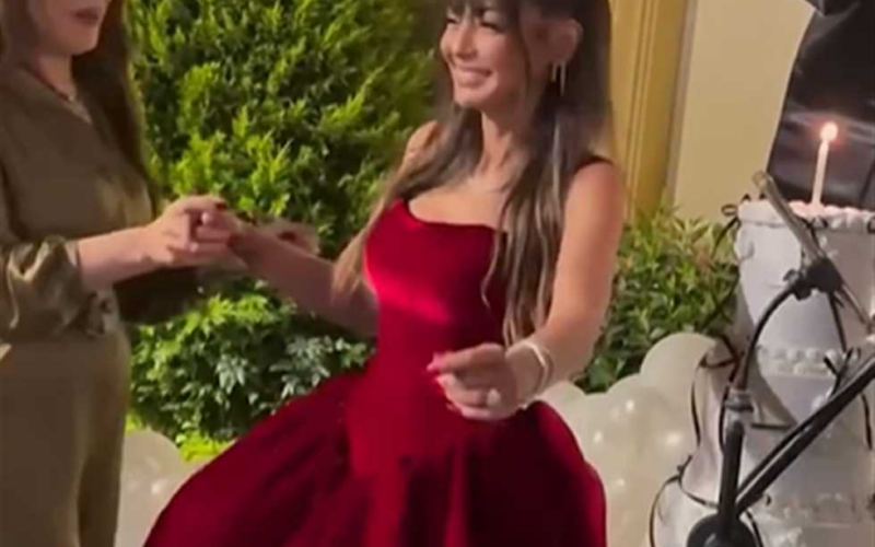 داليا مصطفى تحتفل بعيد ميلادها وغياب شريف سلامة يثير الفضول (فيديو)