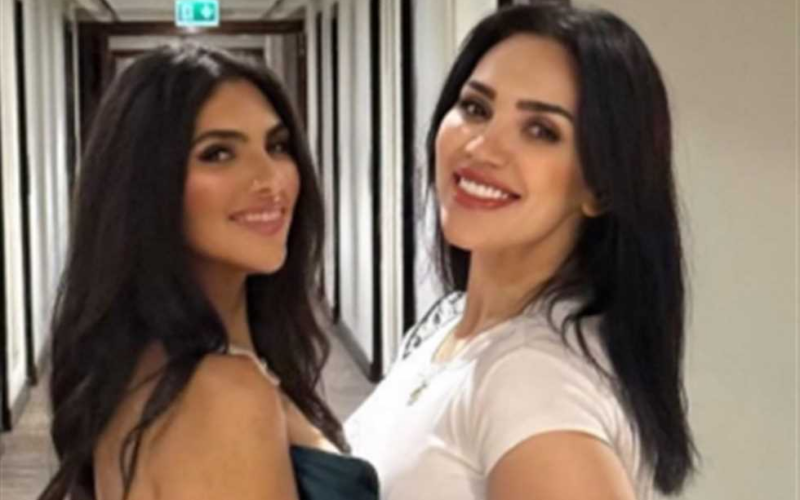 منى فاروق تُعبّر عن سعادتها بنجاح ابنتها في إنهاء المرحلة الدراسية: “أهم حدث في حياتي” (صور)