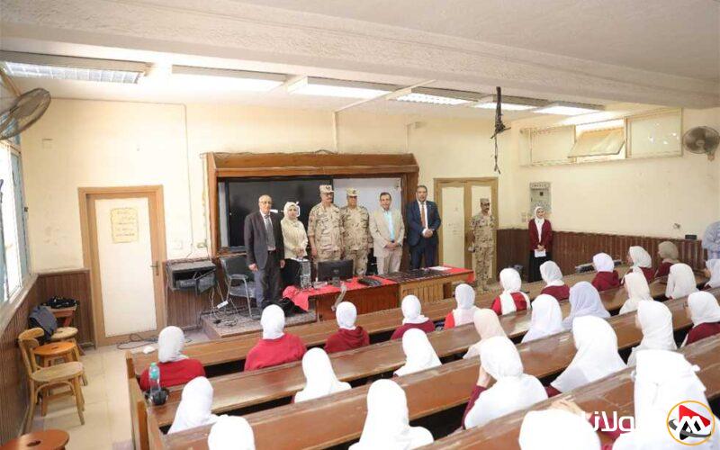 نائب رئيس جامعة الأزهر يثني على وعي الطالبات خلال متابعته لدورات التربية الوطنية