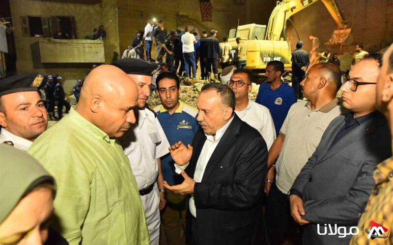 محافظ أسيوط يتفقد موقع العقار المنهار في حي غرب ويشرف على جهود الإنقاذ (صور)
