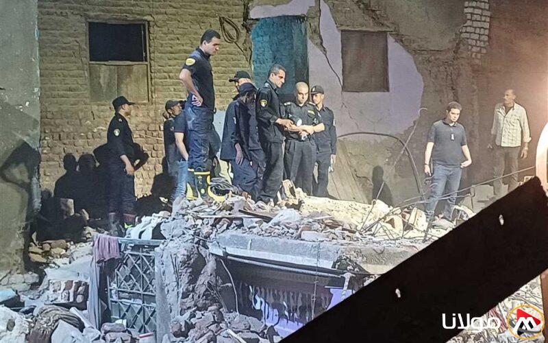 إنقاذ 7 أشخاص وانتشال جثة طفلة من تحت أنقاض عقار أسيوط المنهار (صور)