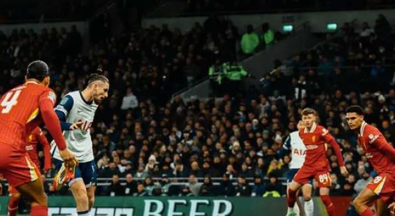 تفاصيل مباراة ليفربول وتوتنهام في الدوري.. سولانكي يفتتح التسجيل للسبيرز