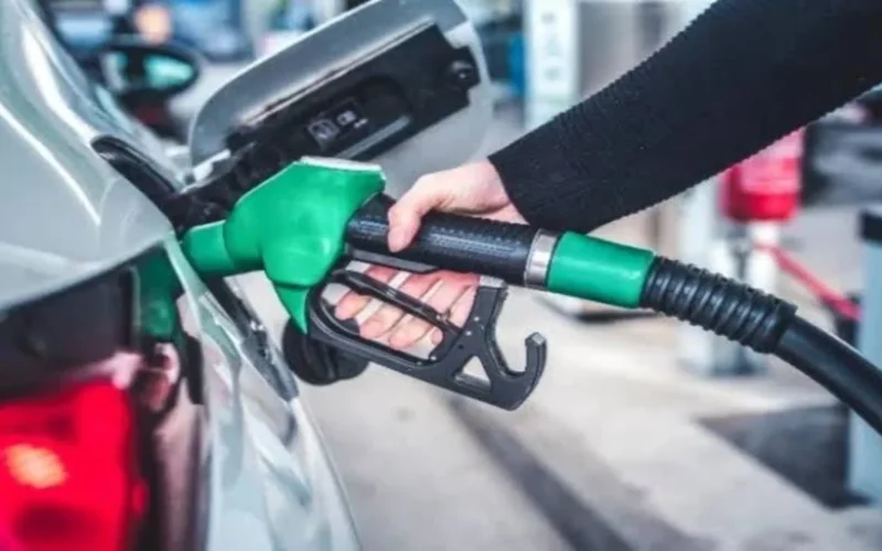 احسب تكلفة البنزين اليوم الخميس 24/4/2025: أسعار جديدة قد تثير دهشتك!