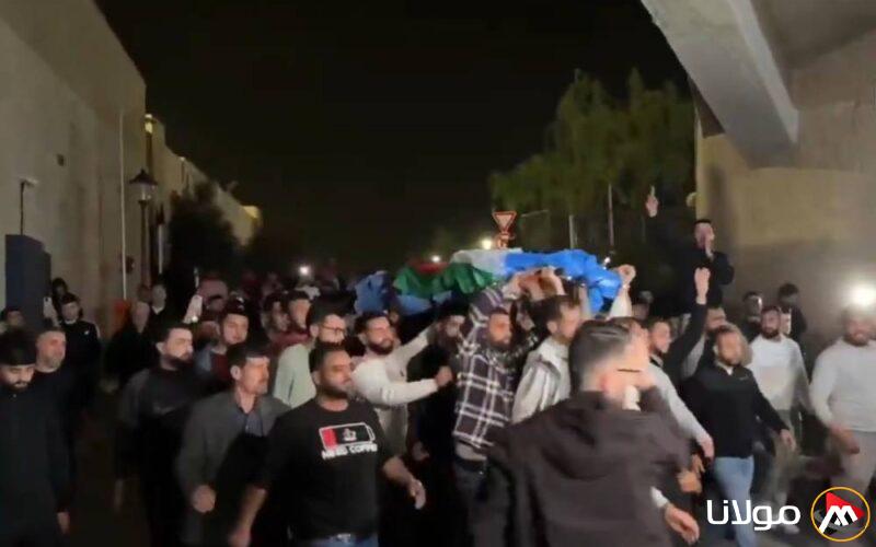 الجيش الإسرائيلي يسقط أمريكياً في الضفة الغربية بعد قيامه برشق قواته بالحجارة