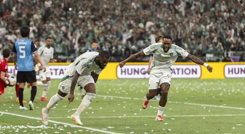 أهلي جدة يتوج بلقب دوري أبطال آسيا للمرة الأولى في تاريخه بعد فوزه على كاواساكي
