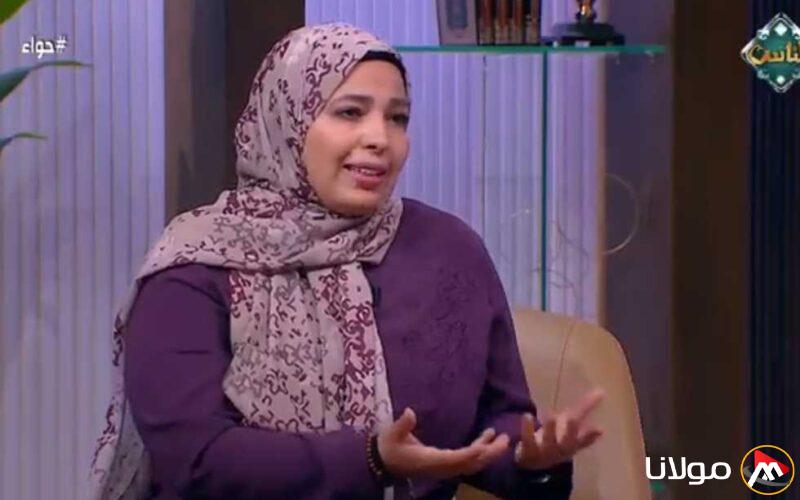هل يمكن للمرأة استخدام مستحضرات التجميل خلال الحج؟ اكتشف إجابة أمينة الفتوى هنا