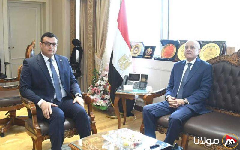 وزير الإسكان يلتقي محافظ الأقصر لمتابعة مشروعات مبادرة حياة كريمة في المحافظة