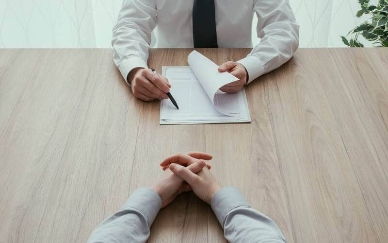 خسائر ضخمة بسبب الإجازات المرضية.. كيف تؤثر على الحكومات الأوروبية؟