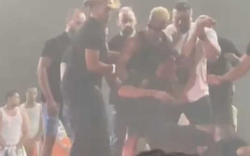 هروب جماهيري مفاجئ في حفل محمد رمضان بالساحل واستدعاء الأمن.. شاهد الفيديو!